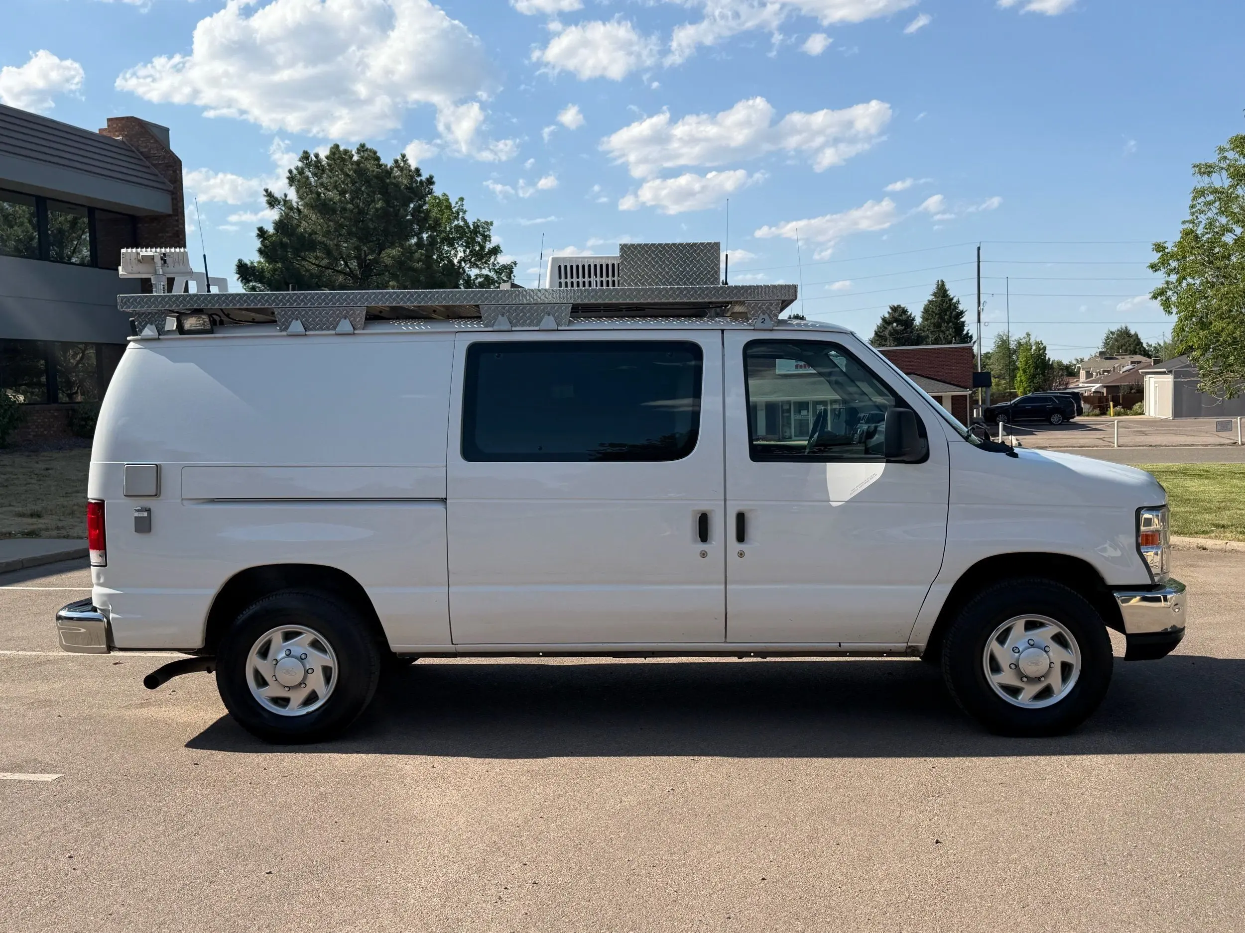 2011 Ford E-Series E-350 Super Duty photo 4