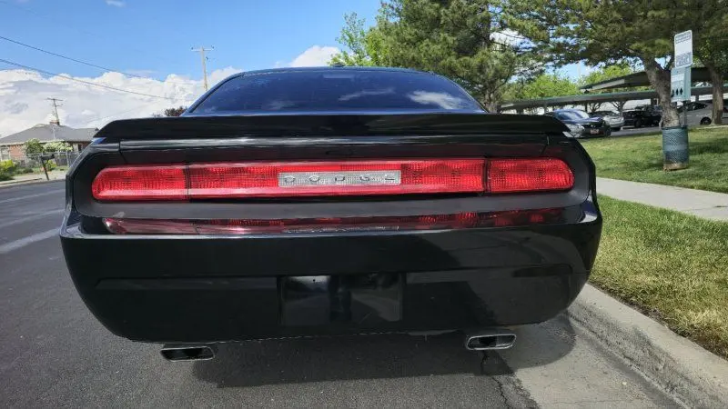 2013 Dodge Challenger R/T photo 4
