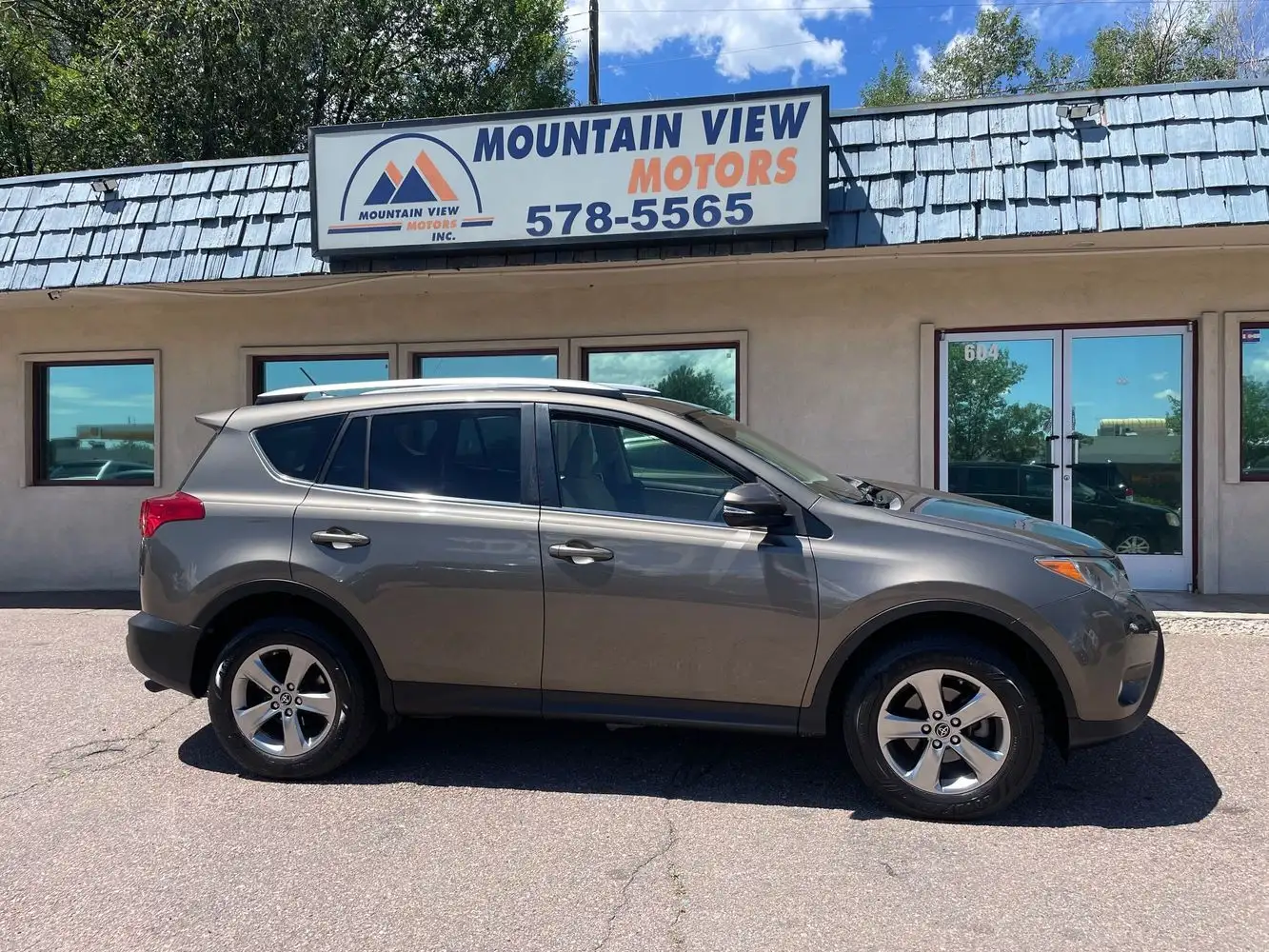 2015 Toyota RAV4 XLE AWD's photo