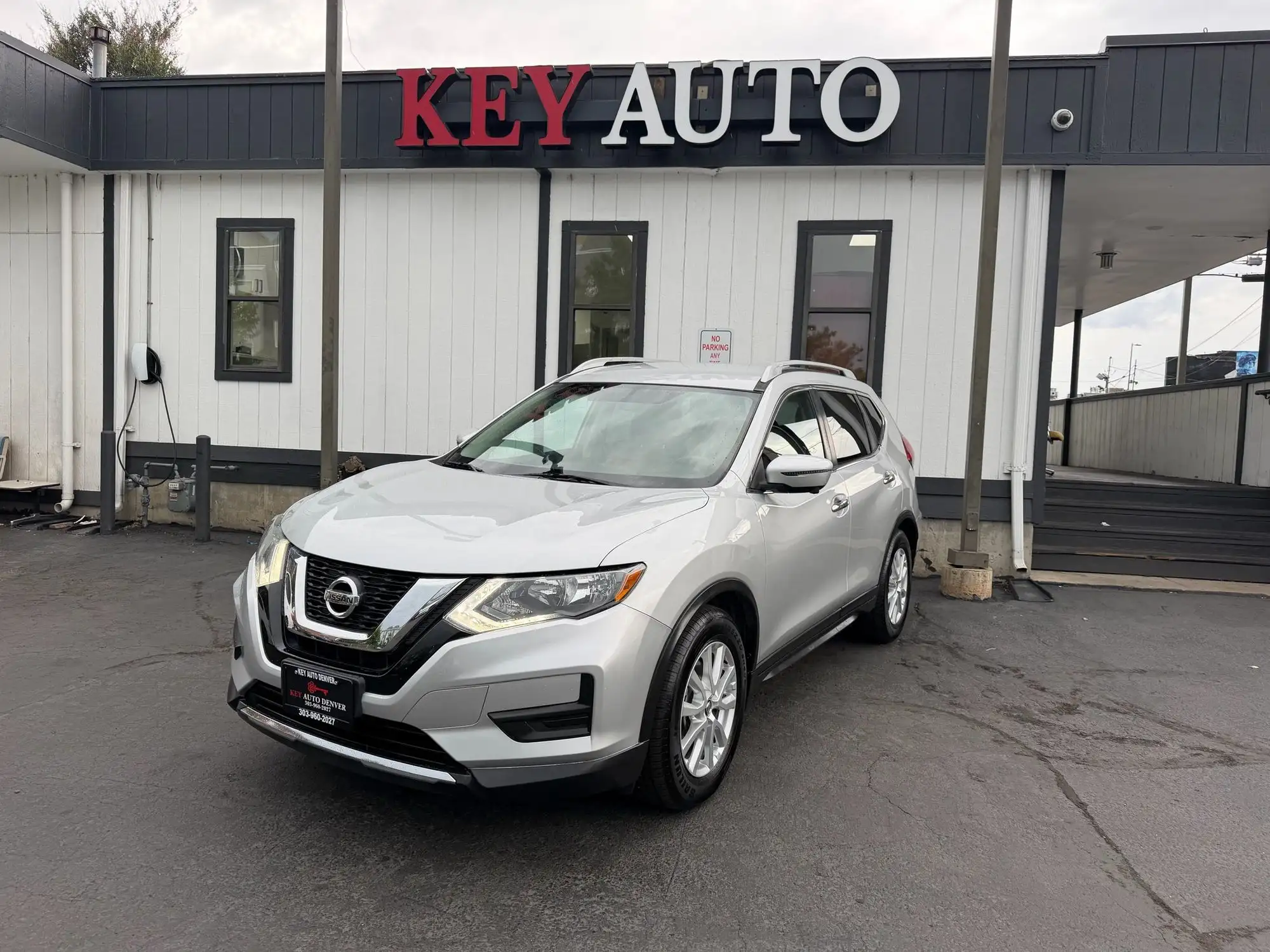 2017 Nissan Rogue SV FWD's photo
