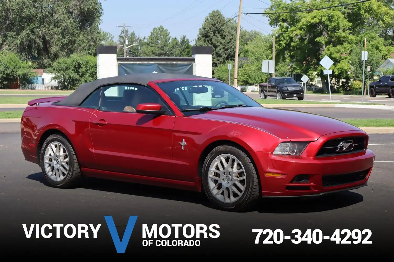 2014 Ford Mustang V6 Premium's photo