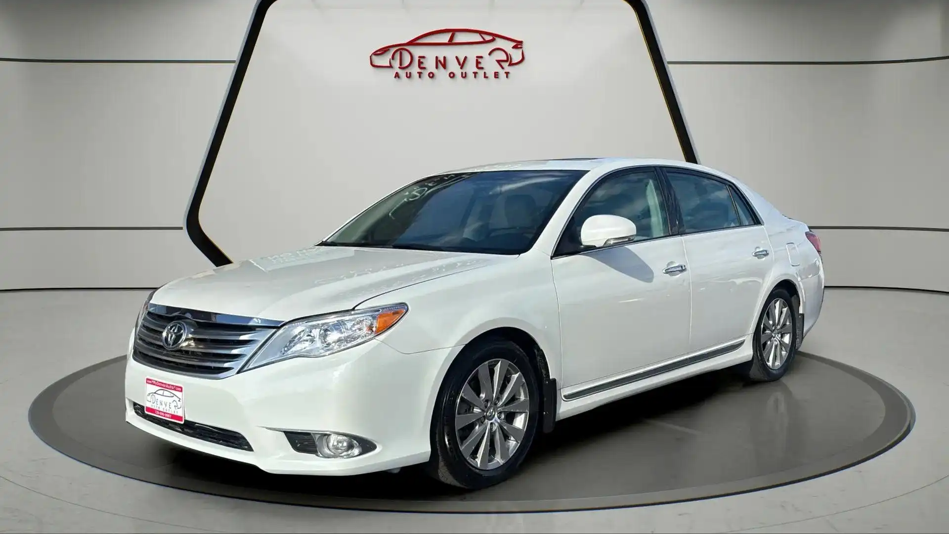 2011 Toyota Avalon Limited's photo