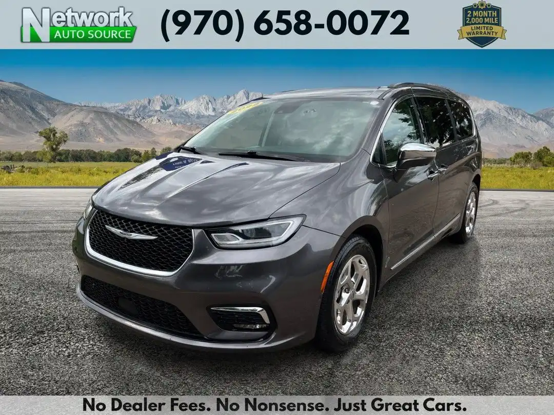 2022 Chrysler Pacifica Limited's photo