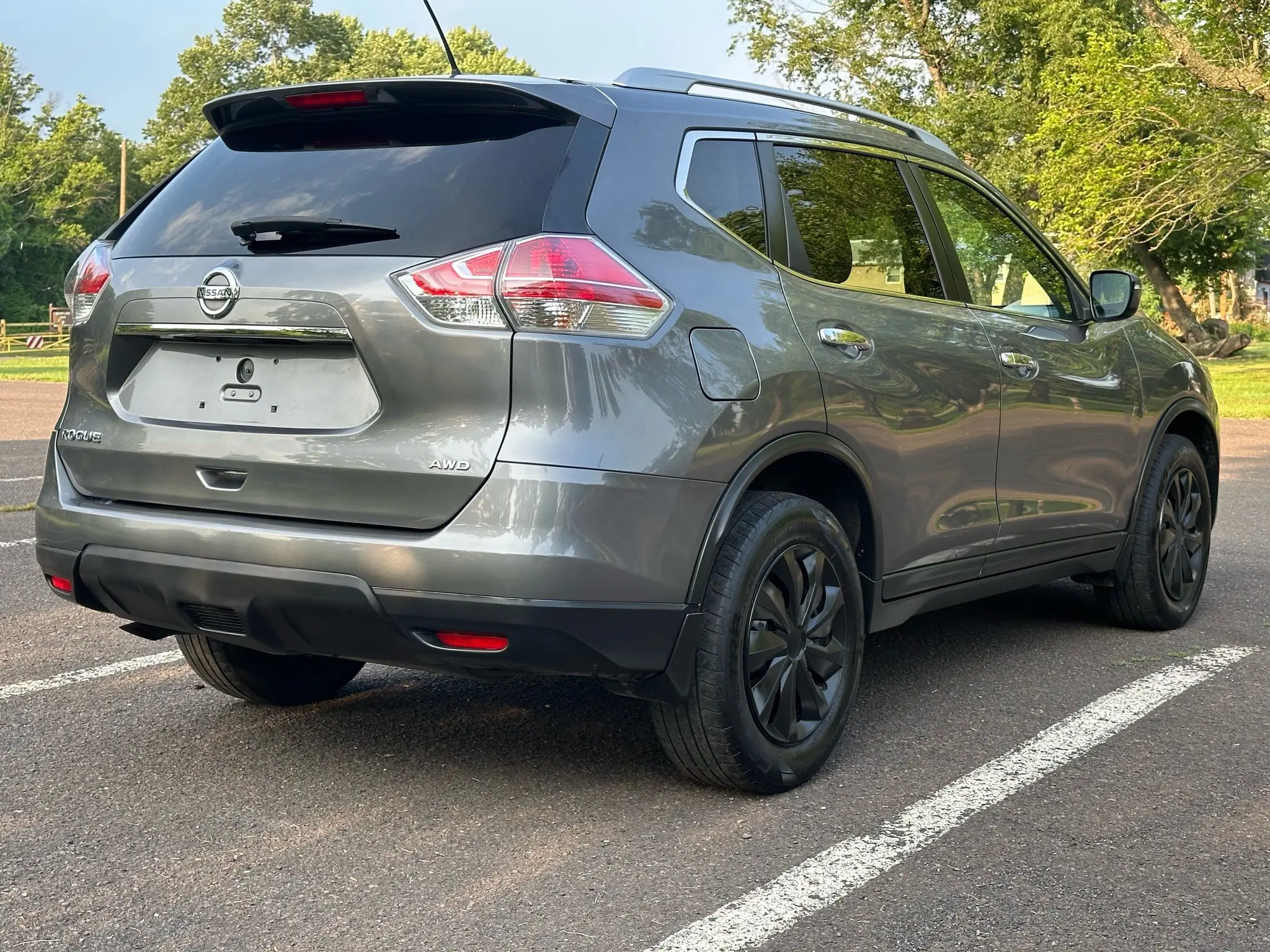 2016 Nissan Rogue S AWD photo 4