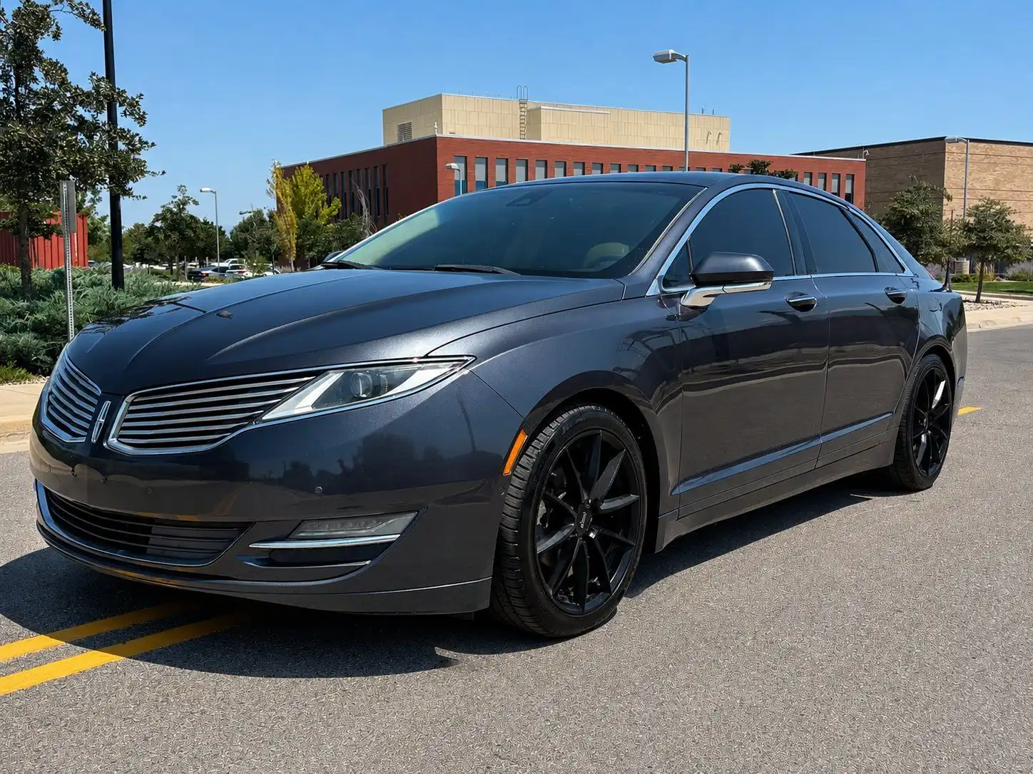 2013 Lincoln MKZ Hybrid's photo