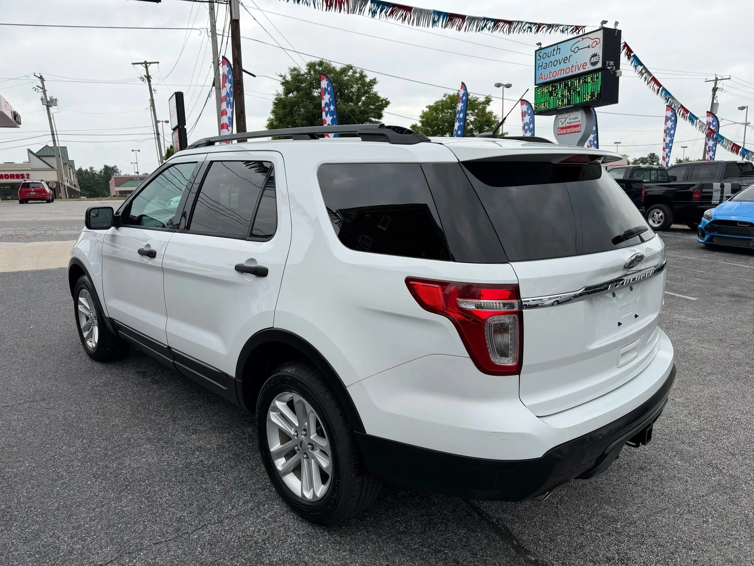 2015 Ford Explorer Base 4x4 photo 3