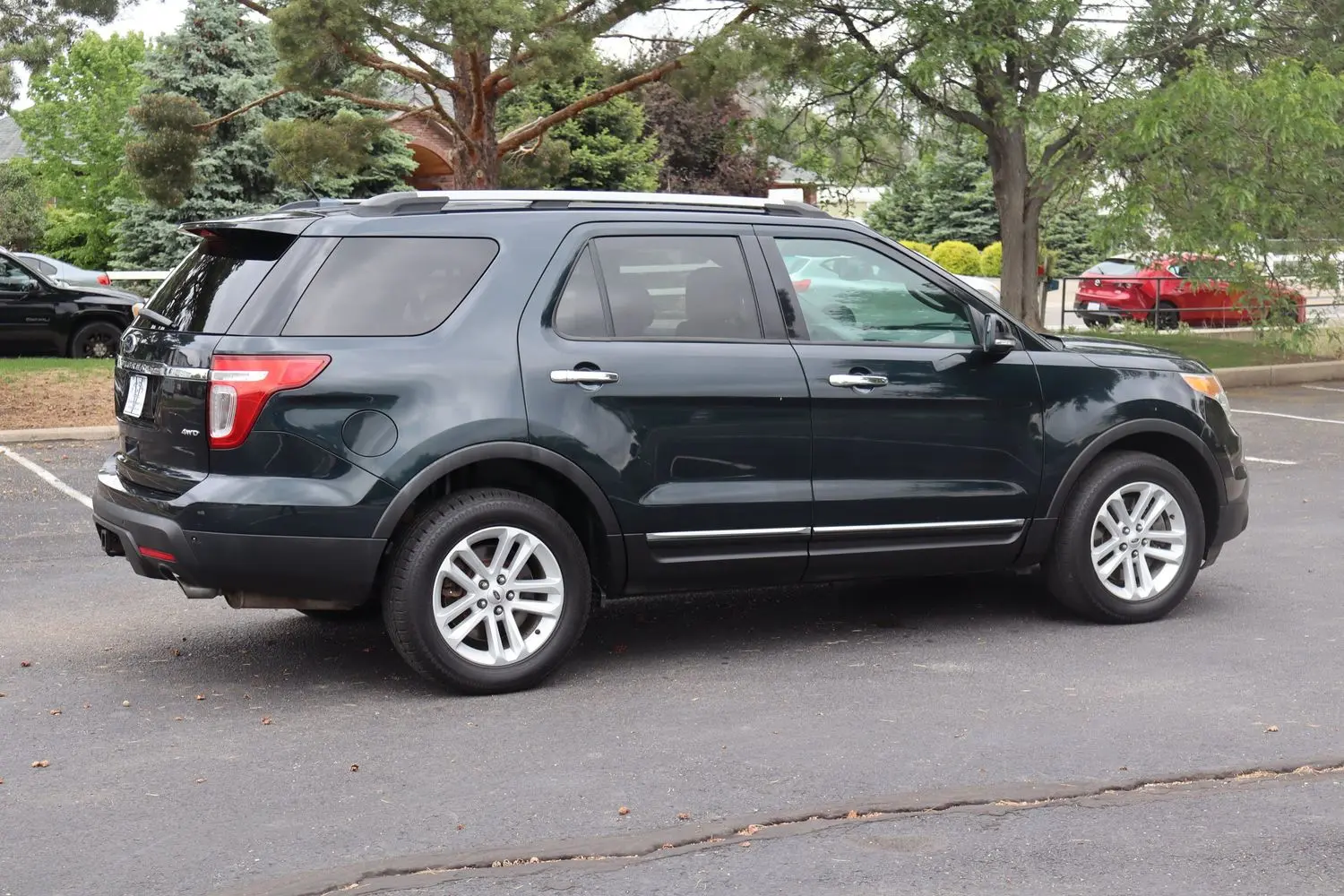 2014 Ford Explorer XLT 4x4 photo 4