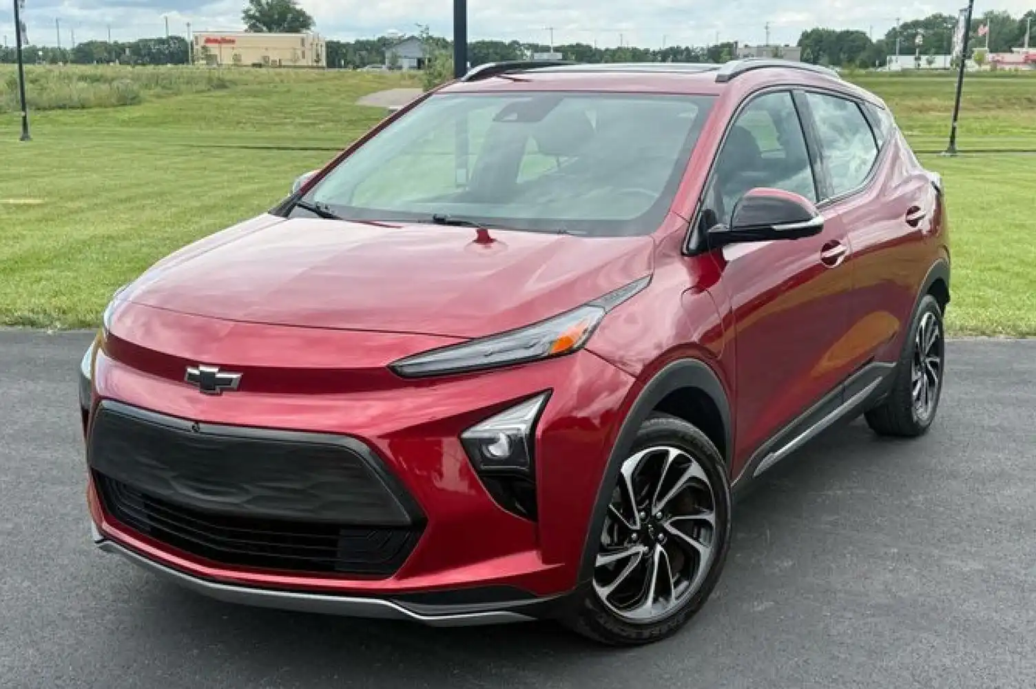 2022 Chevrolet Bolt EUV Premier's photo