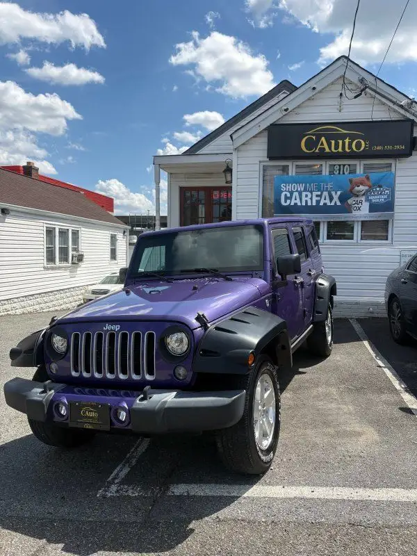 2017 Jeep Wrangler Sahara photo 1