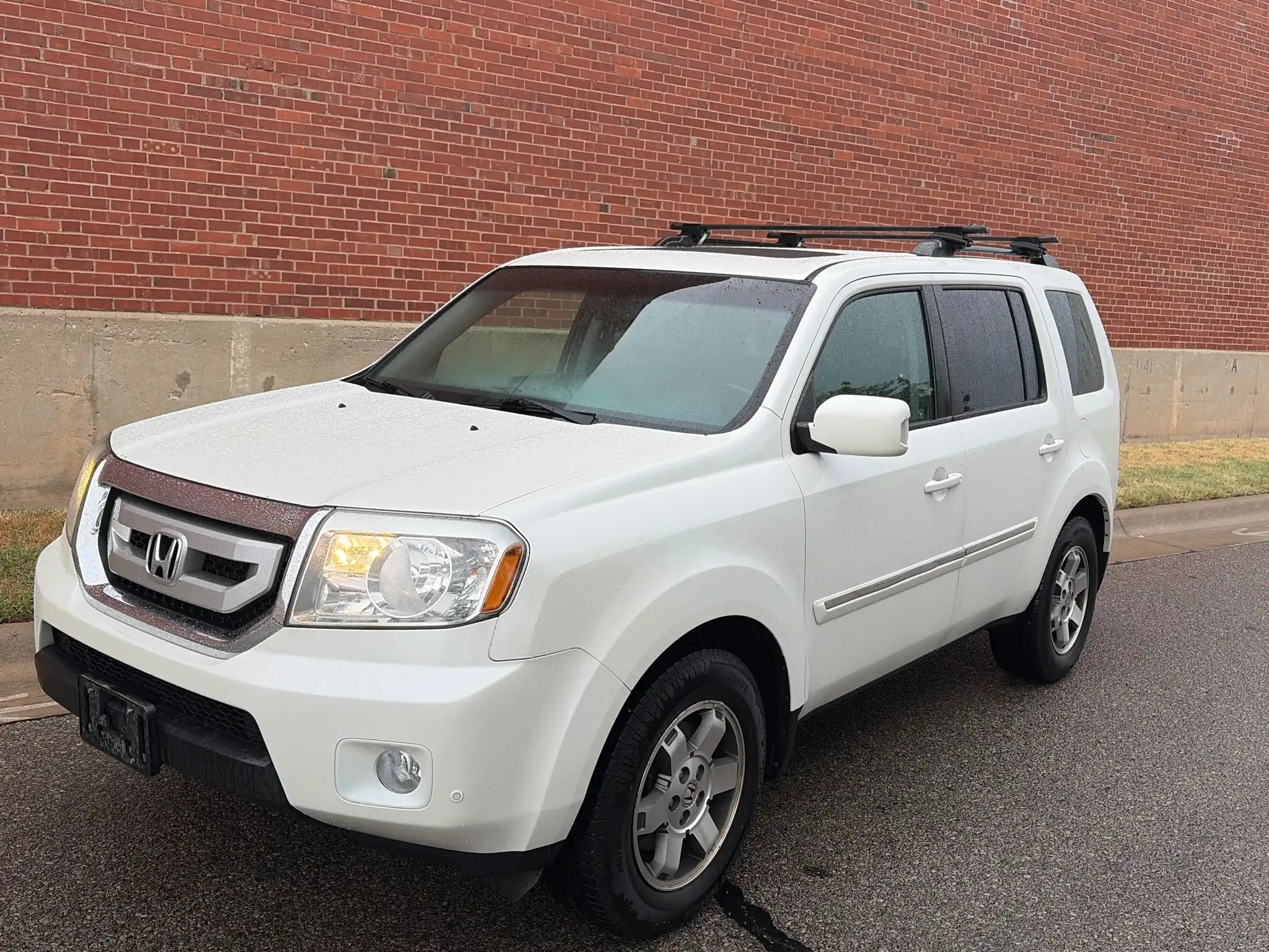 2011 Honda Pilot Touring 4WD w/ NAVI and RES's photo
