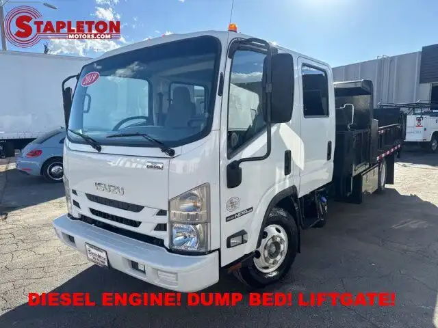 2019 Isuzu NPR-HD's photo