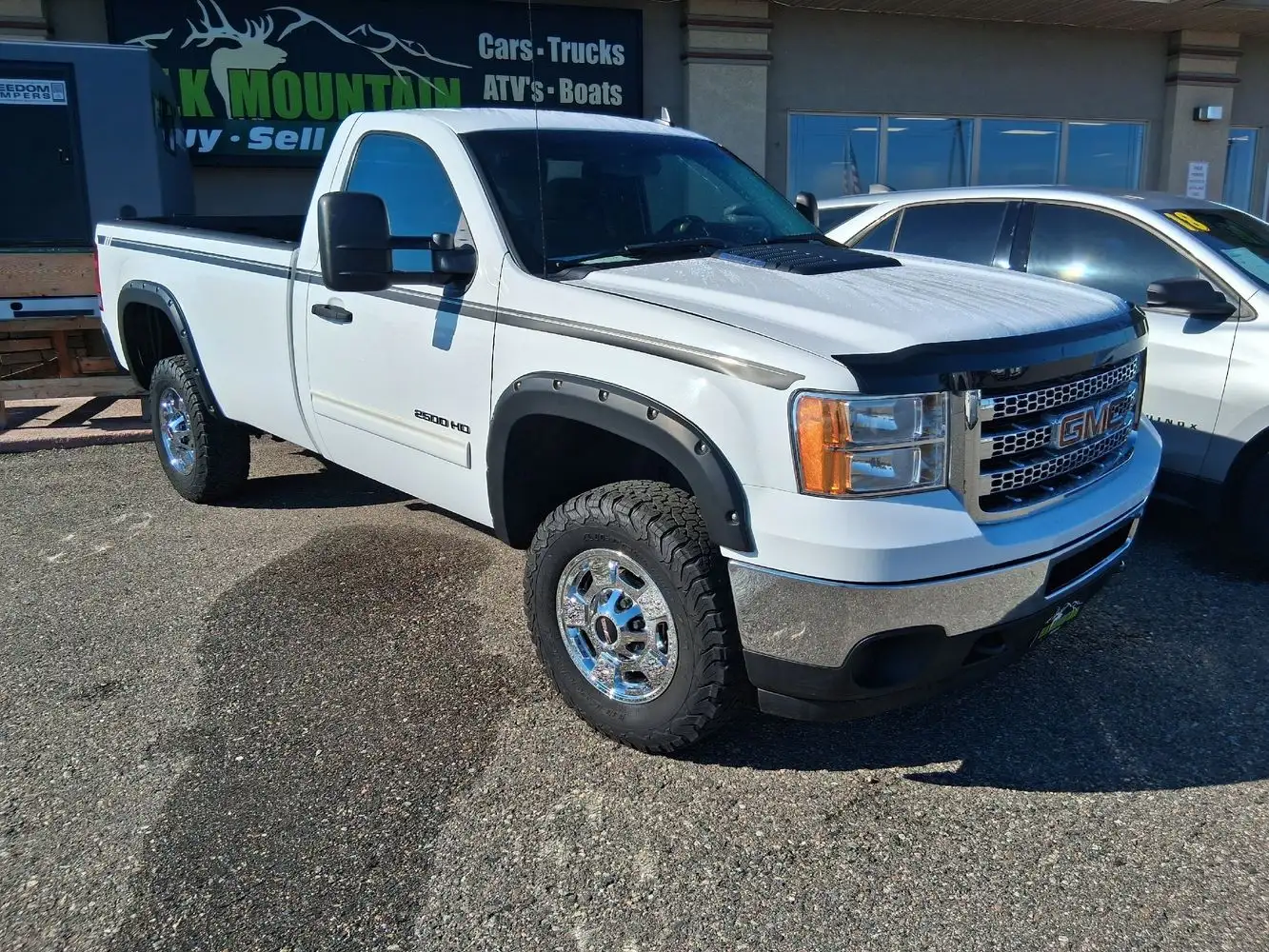 2014 GMC Sierra 4WD Regular Cab 8ft SLE's photo