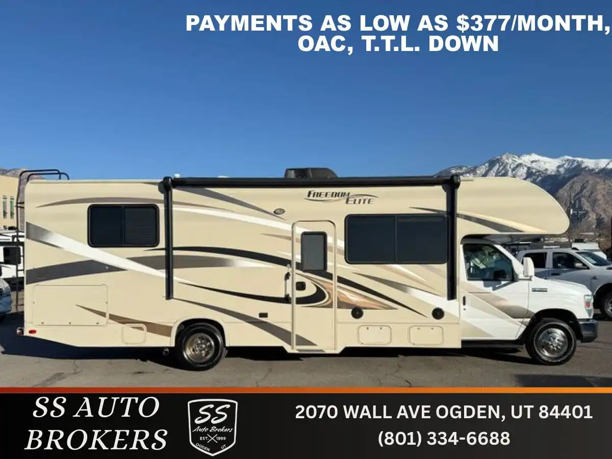 2015 Ford E-Series DRW E-450 Super Duty 158 in WB's photo