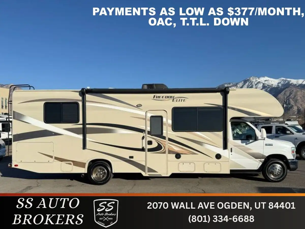 2015 Ford E-Series DRW E-450 Super Duty 158 in WB's photo