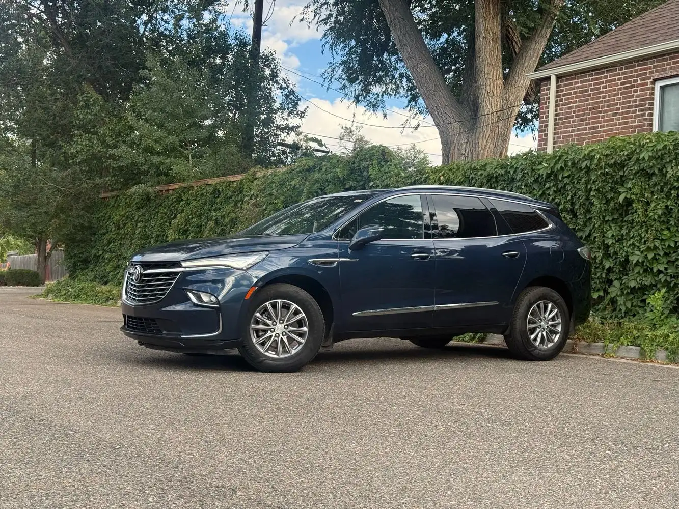 2022 Buick Enclave Essence AWD's photo