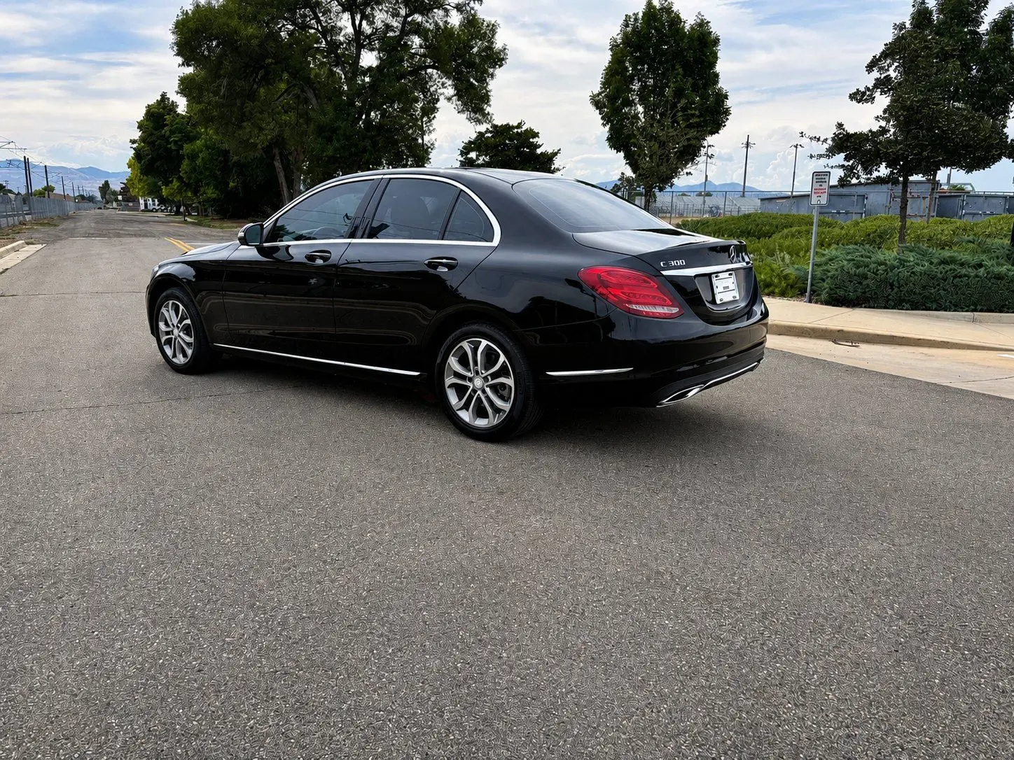 2015 Mercedes-Benz C-Class C300 4MATIC photo 3
