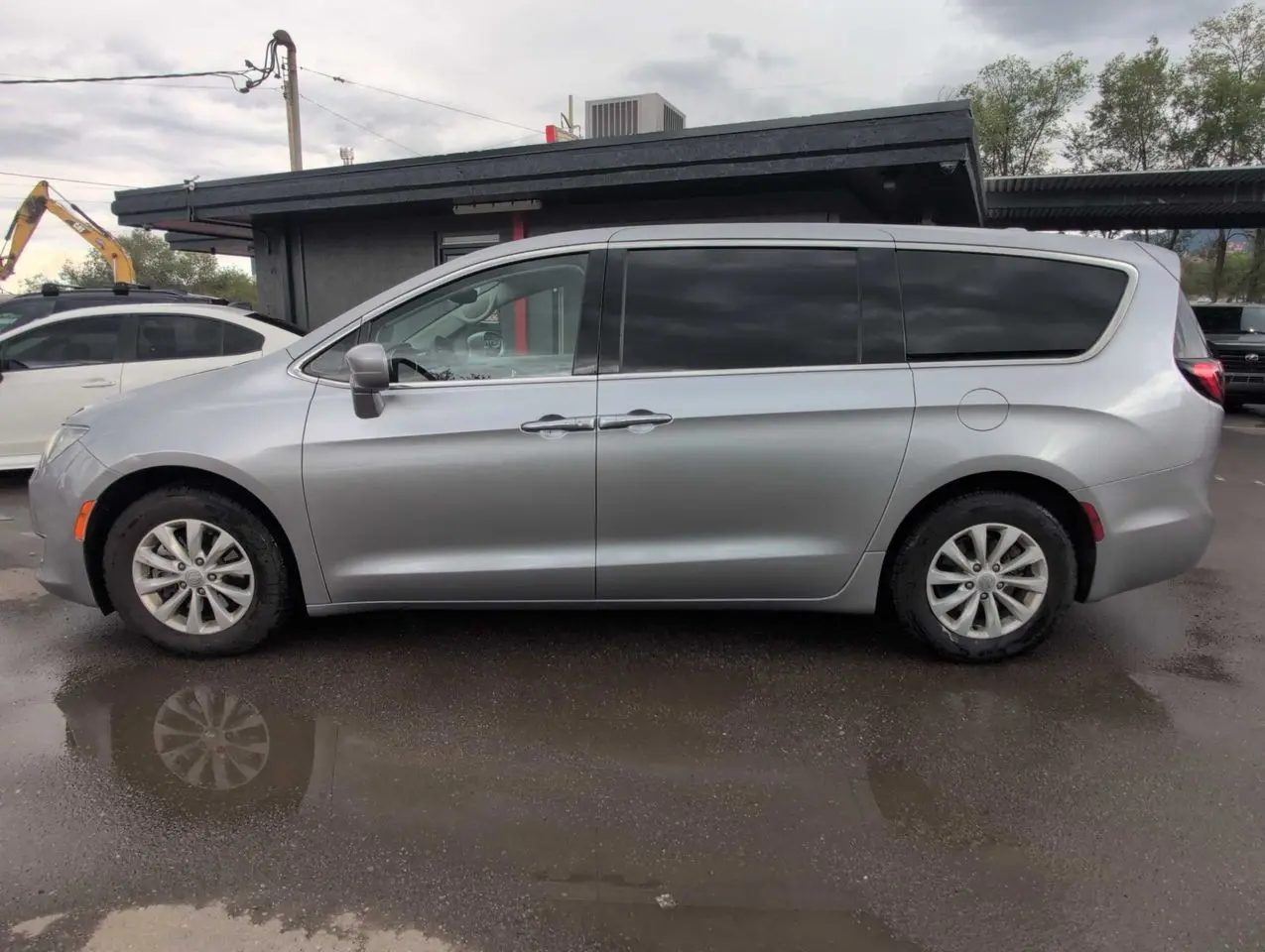 2018 Chrysler Pacifica Touring Plus photo 4
