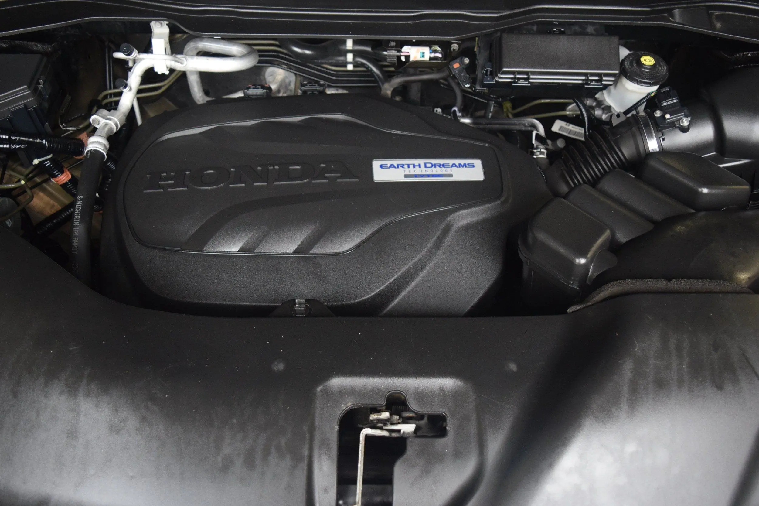 2019 Honda Pilot 4WD Elite photo 3