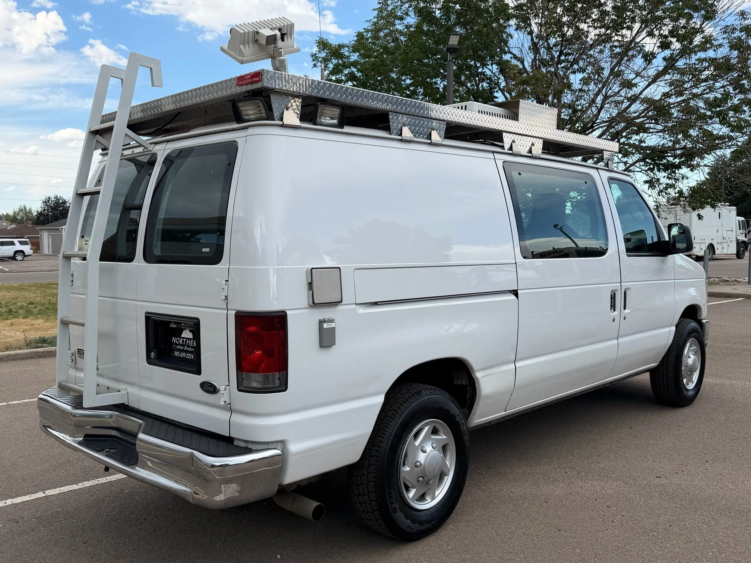 2011 Ford E-Series E-350 Super Duty photo 5