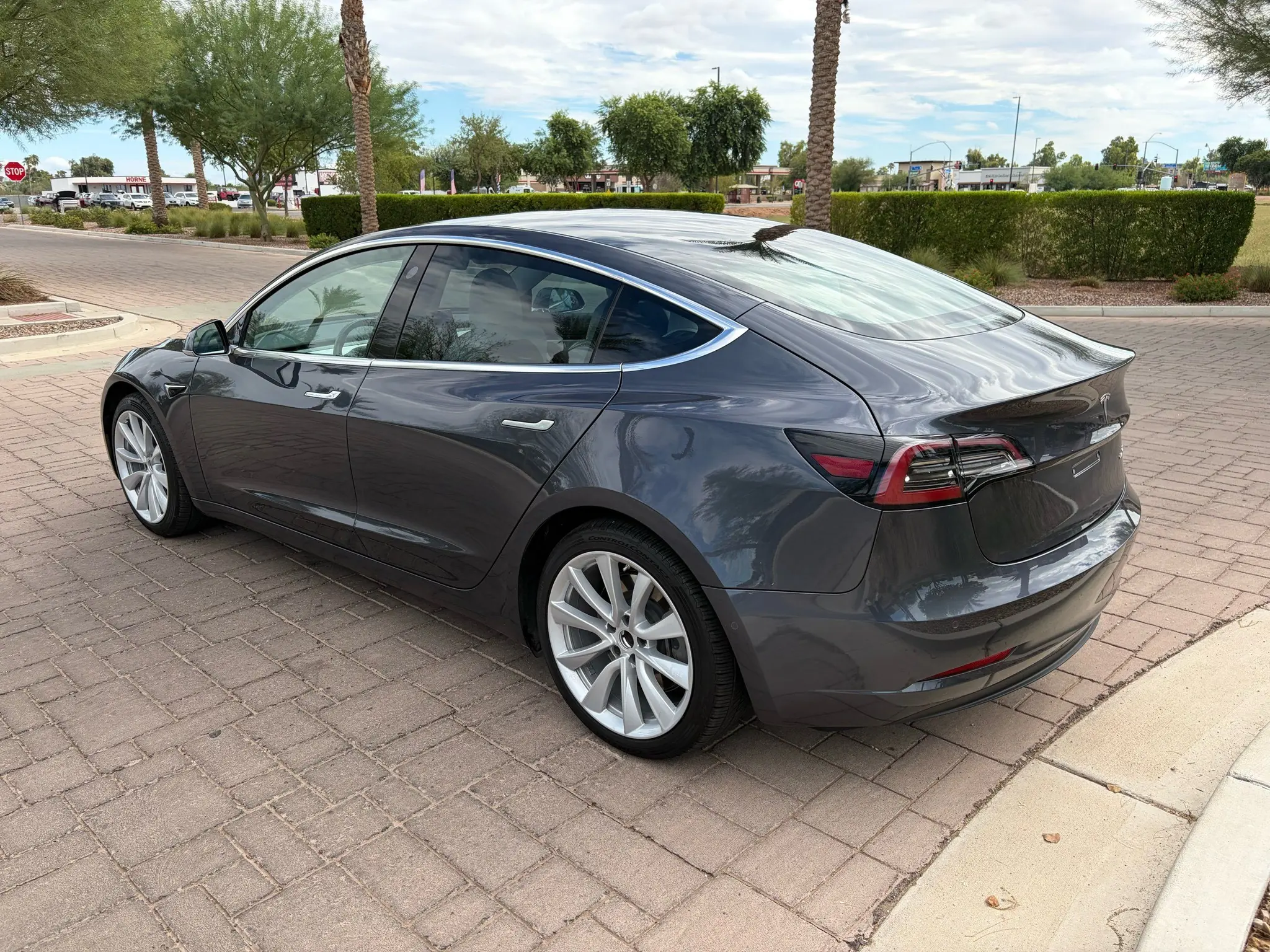 2019 Tesla Model 3 Standard Range Plus photo 4