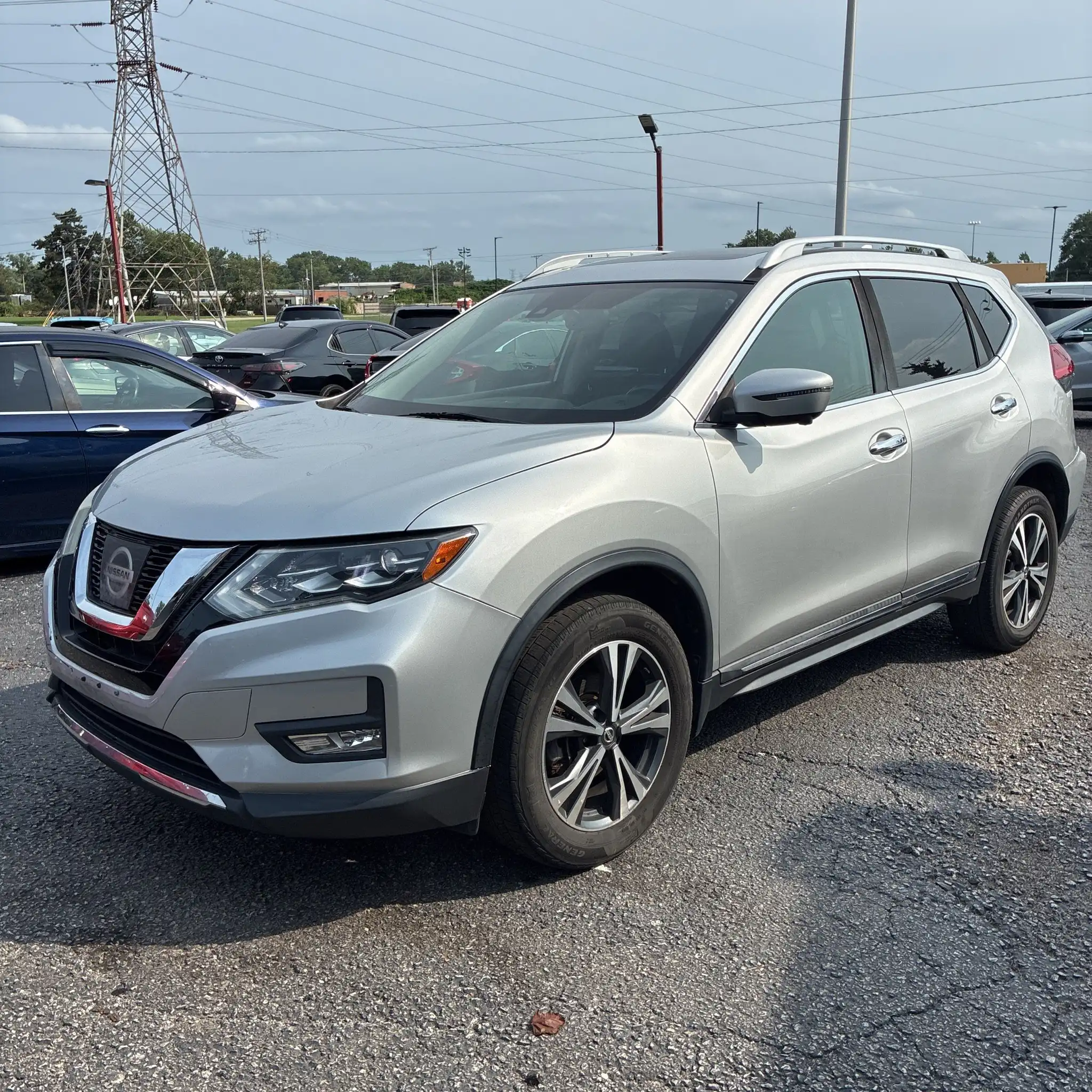 2017 Nissan Rogue SL AWD's photo