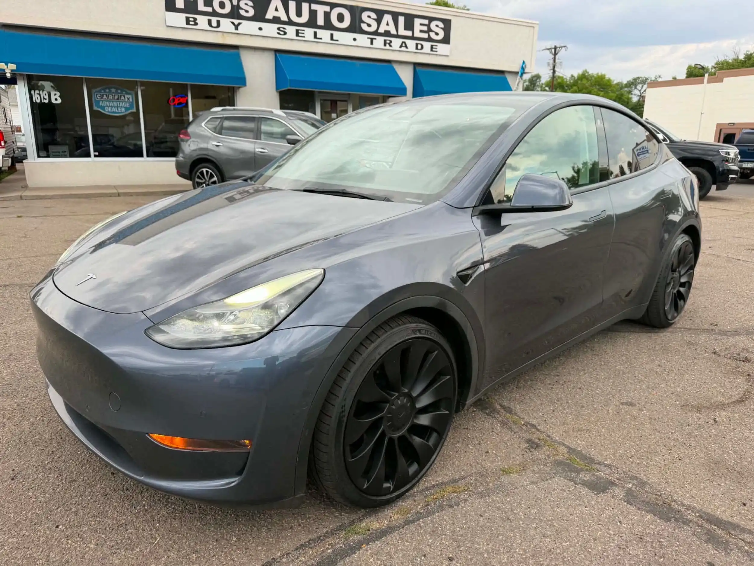 2022 Tesla Model Y Performance Dual Motor All-Wheel Drive's photo