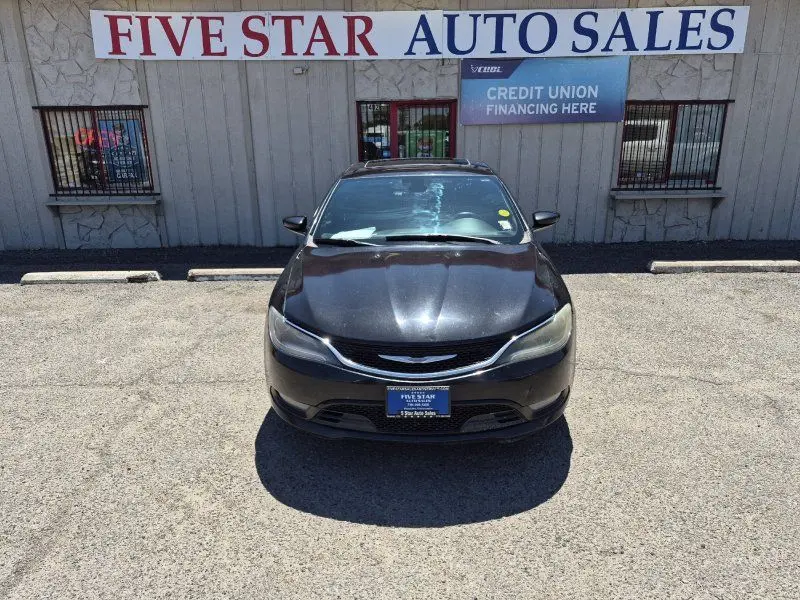2015 Chrysler 200 S AWD photo 3