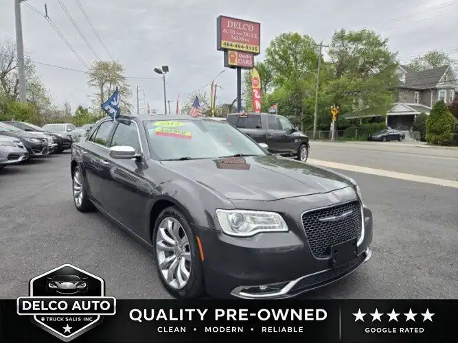 2019 Chrysler 300 Limited's photo