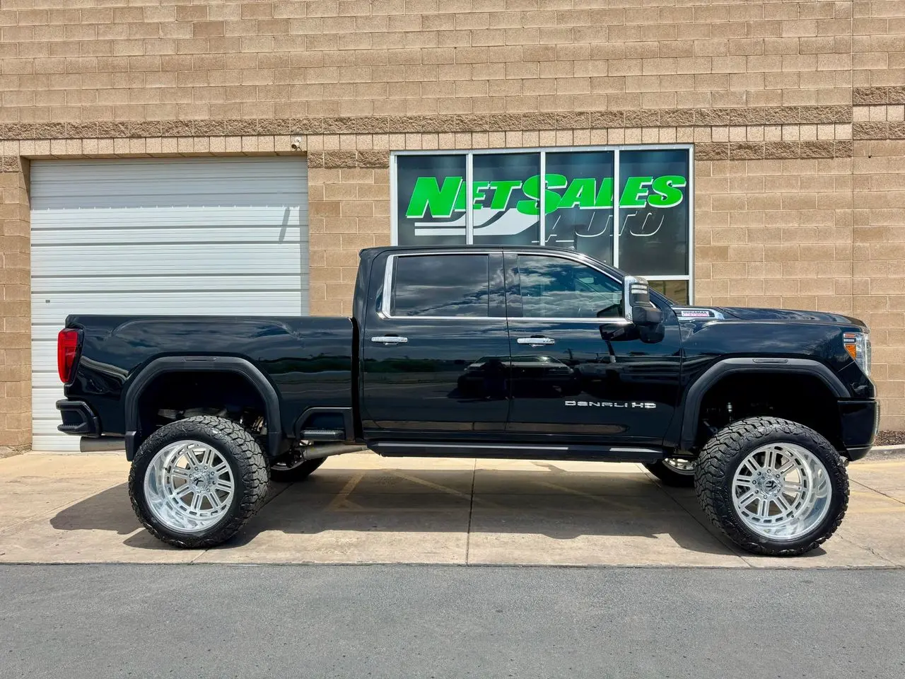 2020 GMC Sierra Denali 4WD Crew Cab Standard Box photo 5