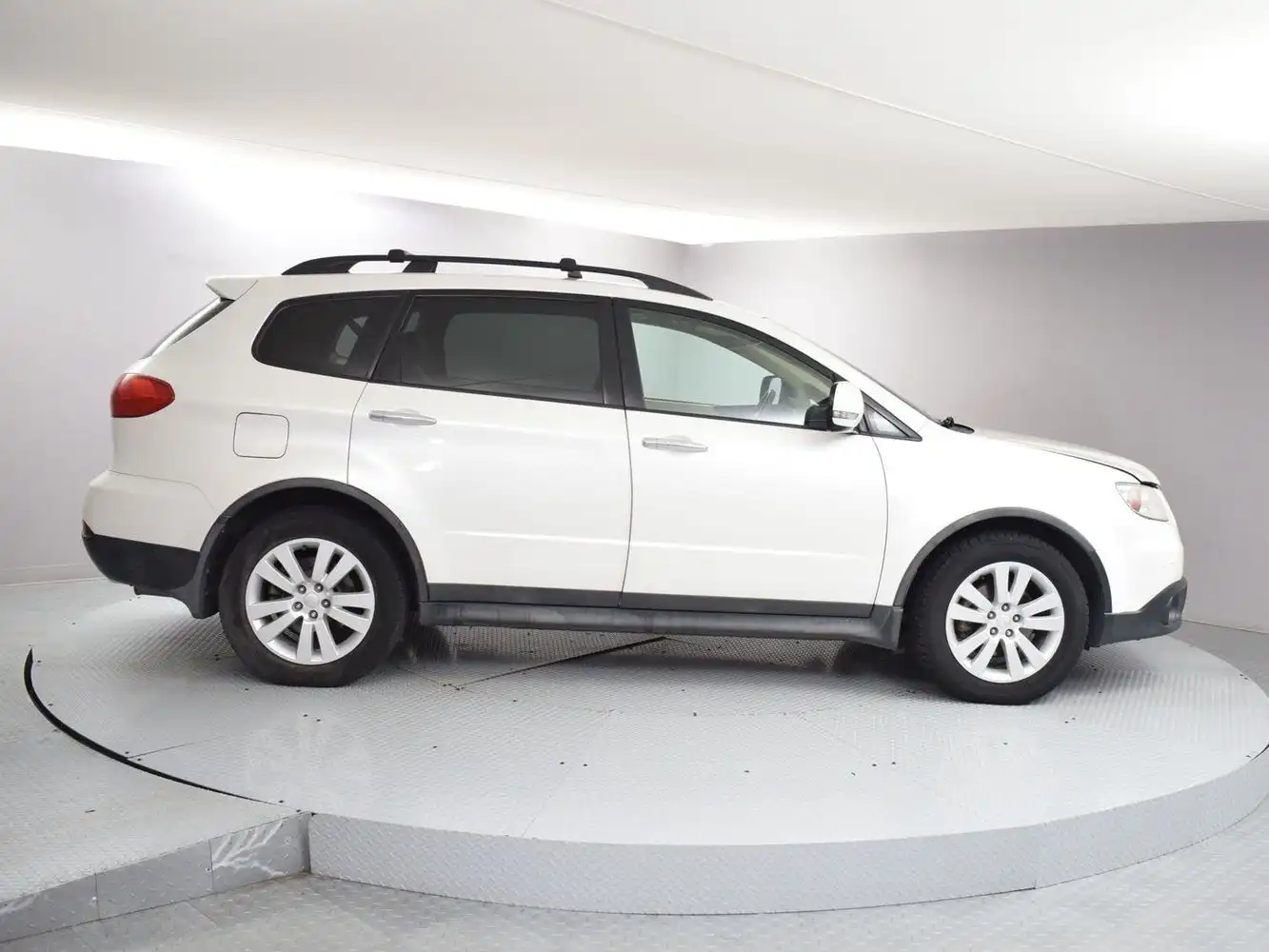 2014 Subaru Tribeca 3.6R Limited's photo