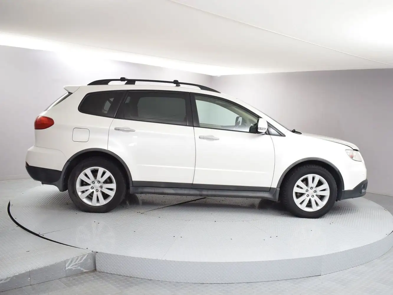 2014 Subaru Tribeca 3.6R Limited's photo