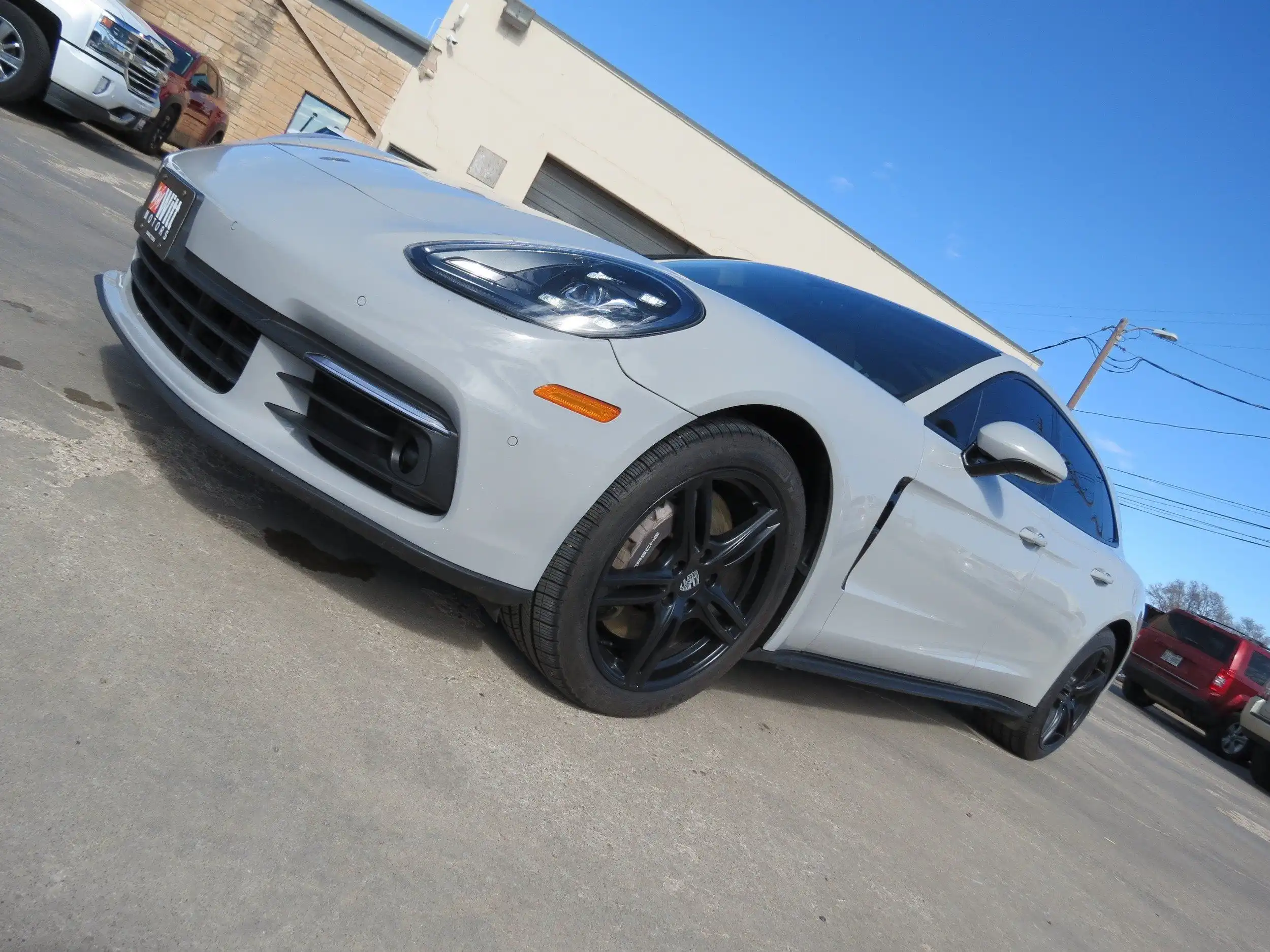 2018 Porsche Panamera 4 Sport Turismo's photo