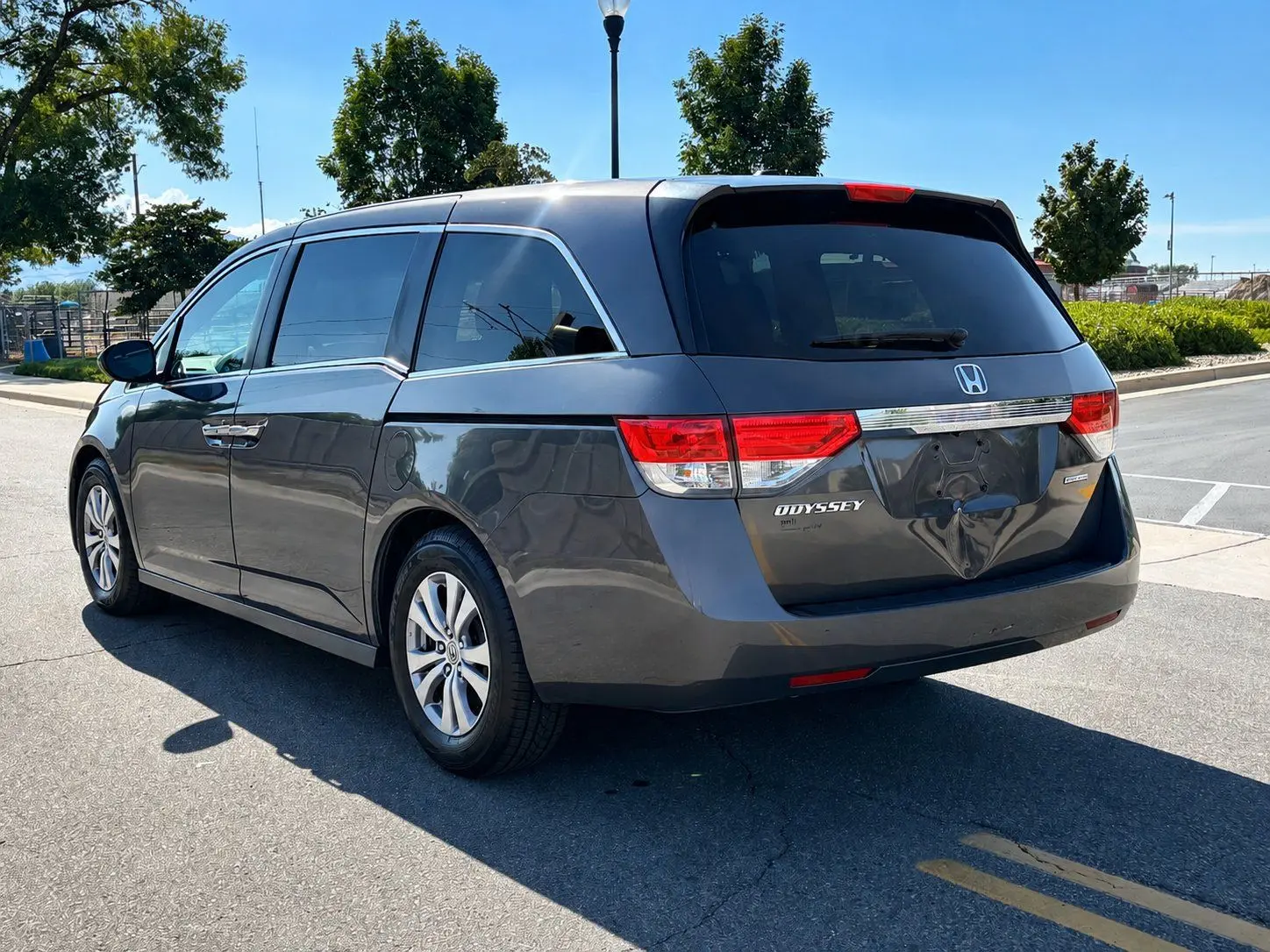 2017 Honda Odyssey SE photo 3
