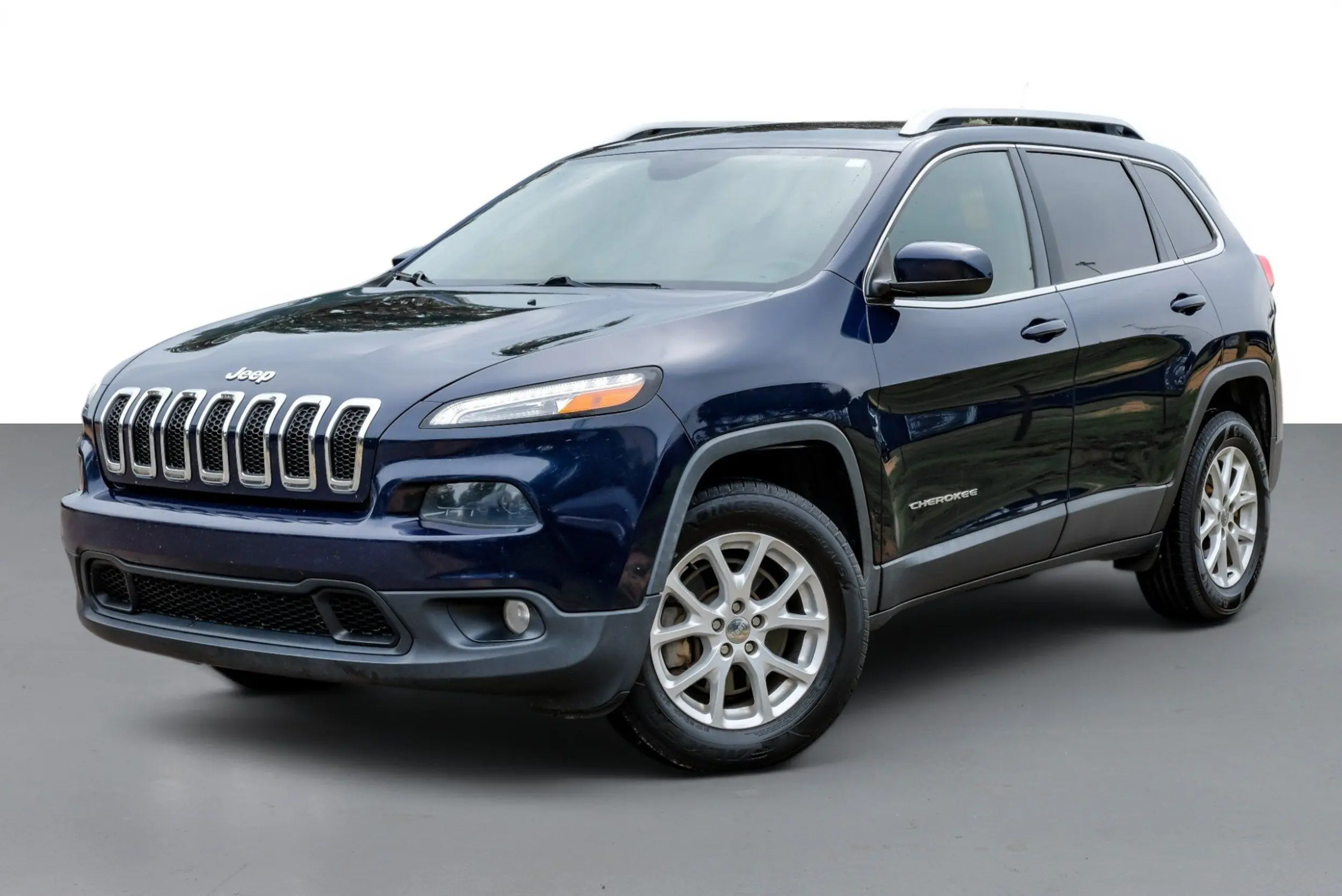 2015 Jeep Cherokee Latitude 4X4 photo 4