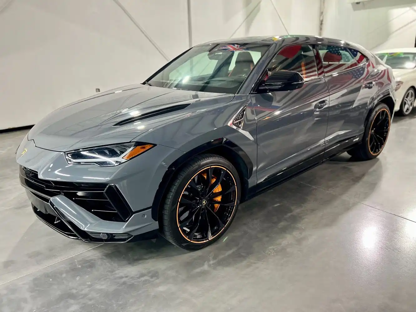 2023 Lamborghini Urus 4.0 V8 S's photo