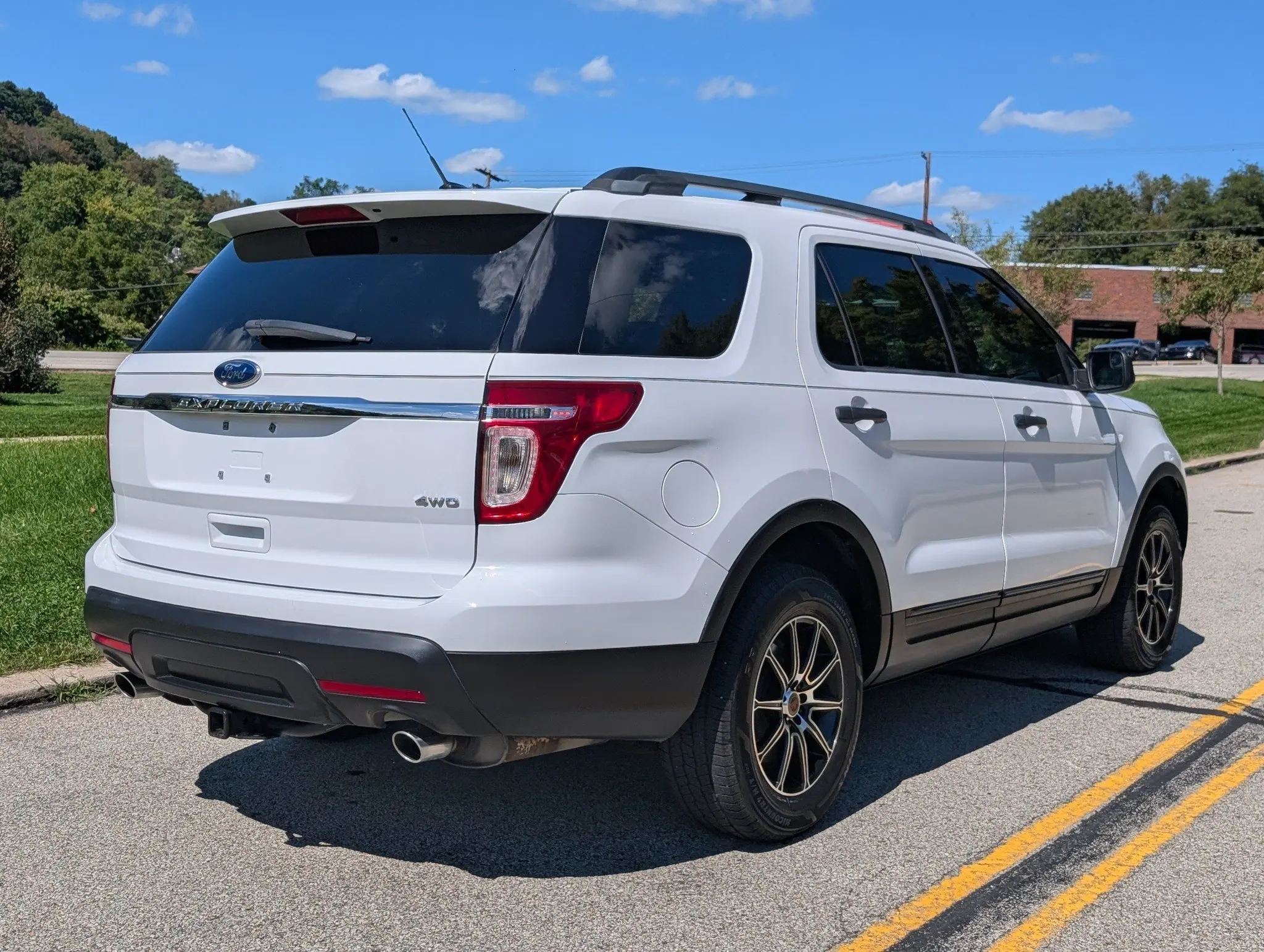 2014 Ford Explorer Base 4WD photo 4