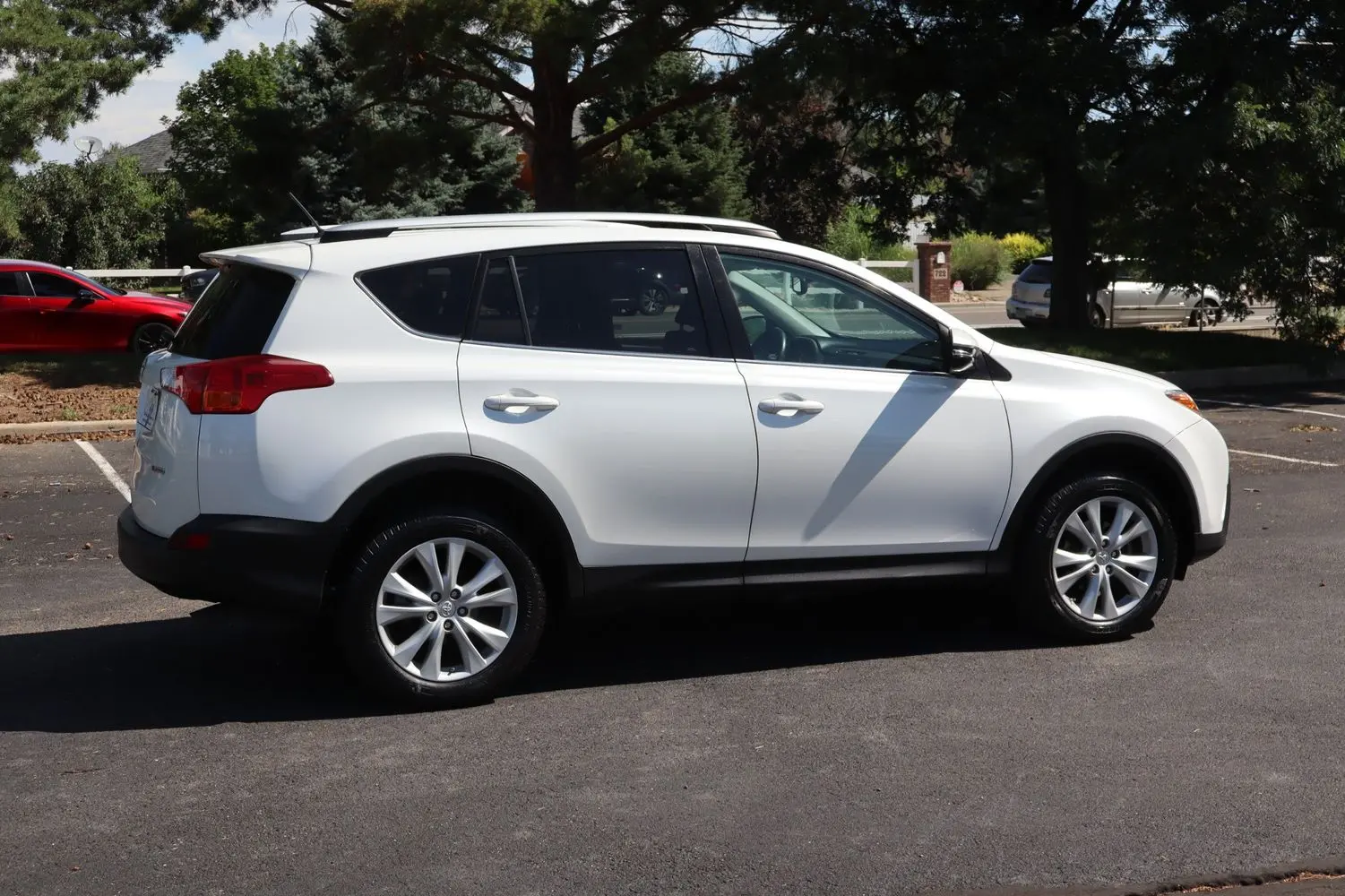 2013 Toyota RAV4 Limited photo 4