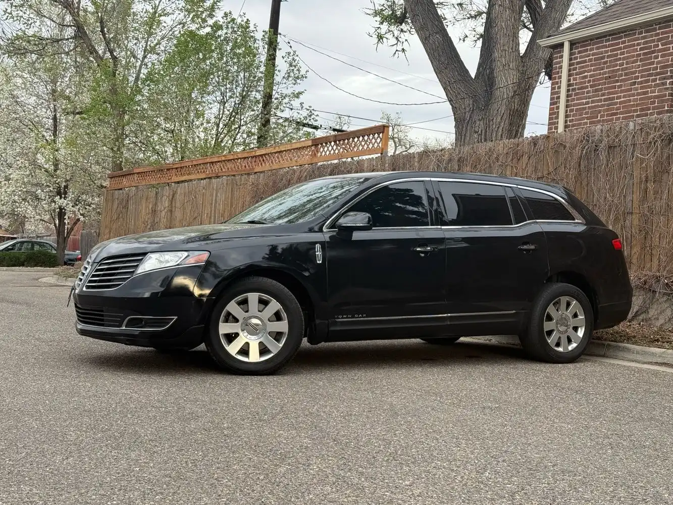 2019 Lincoln MKT's photo