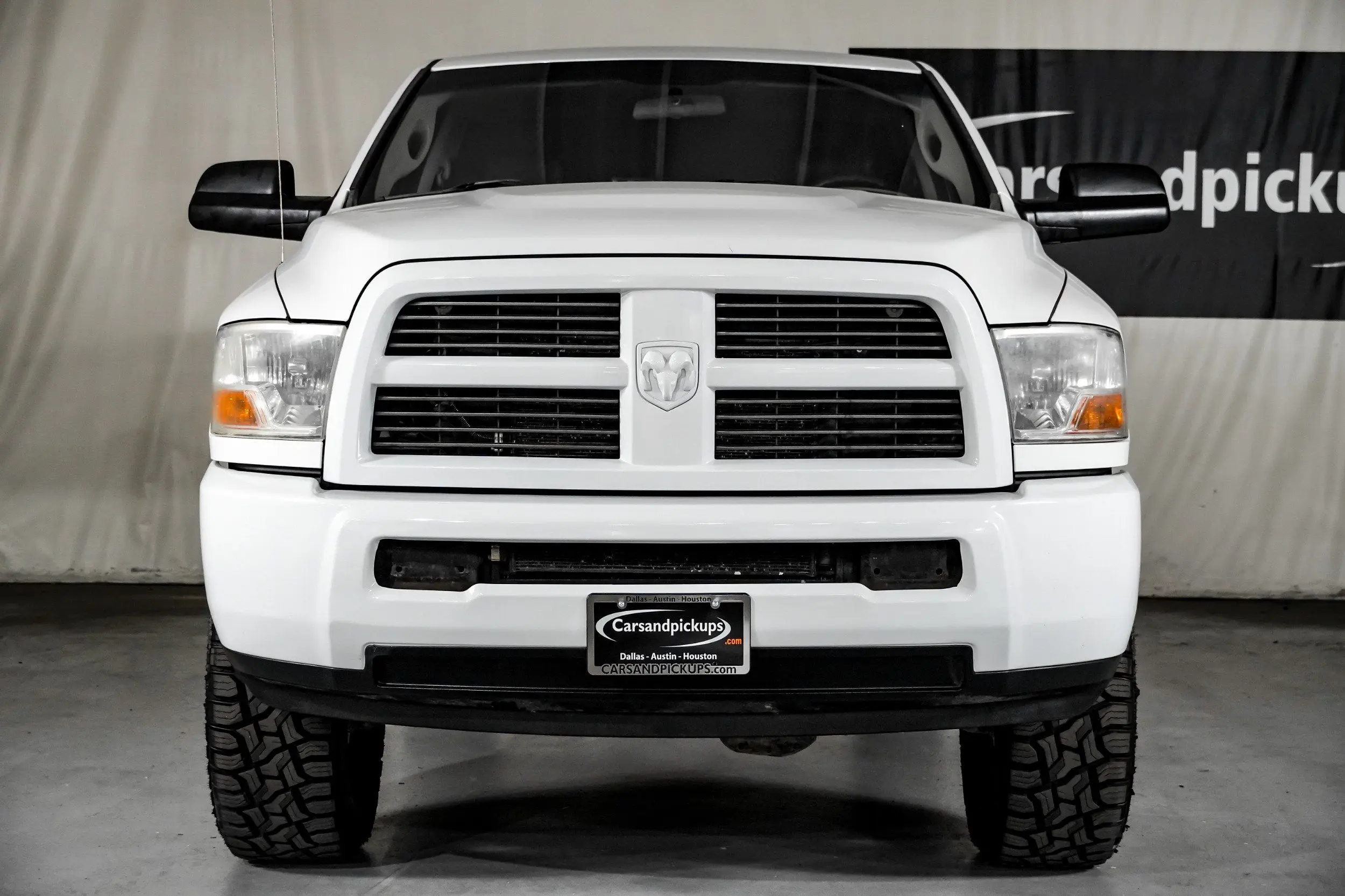 2011 RAM 2500 ST 4X4 Regular Cab photo 3