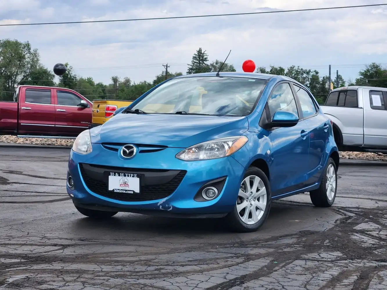 2011 Mazda Mazda2 Touring 5-Door Auto's photo