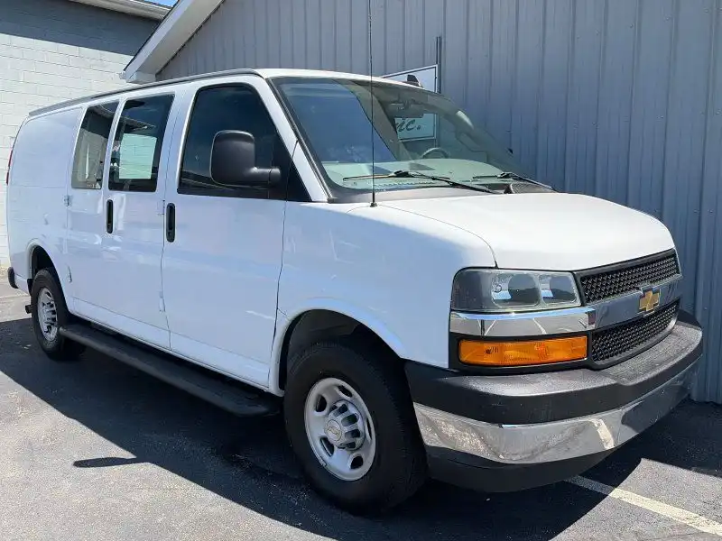 2023 Chevrolet Express 2500 Work Van HD's photo