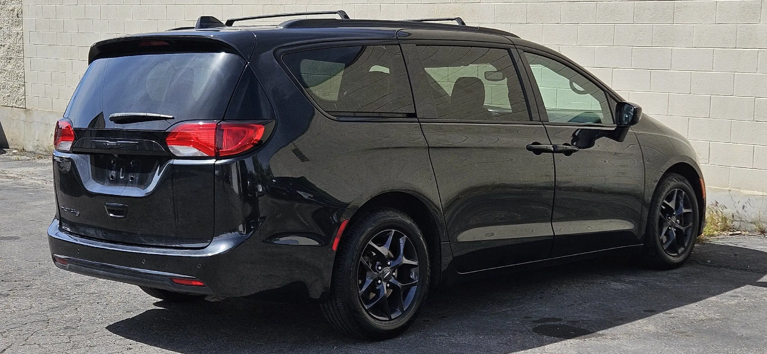 2020 Chrysler Pacifica Touring L Plus photo 5
