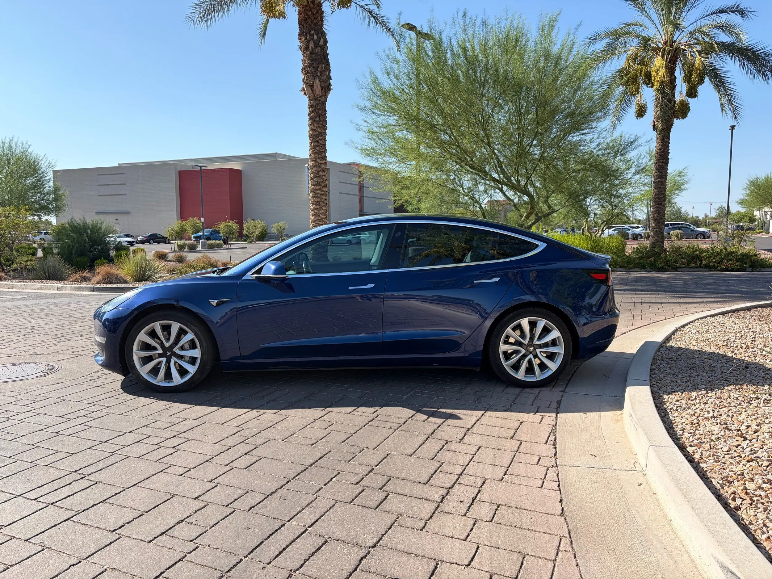 2019 Tesla Model 3 Dual Motor All-Whel Drive Long Range photo 4