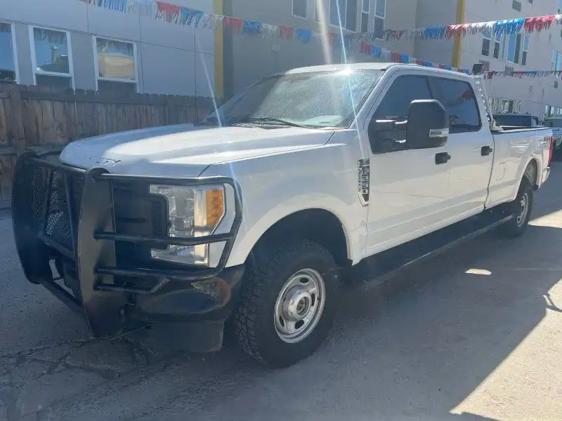 2017 Ford F-250 XL 4x4 Crew Cab 8' Box's photo