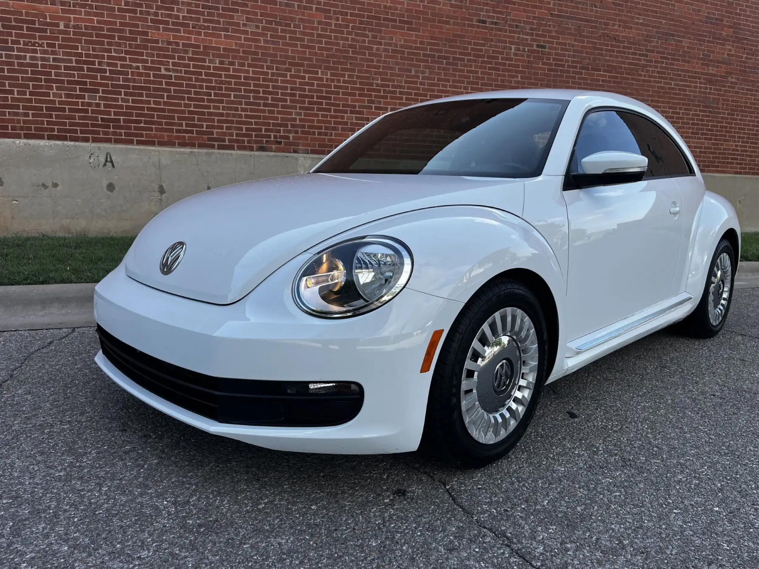 2016 Volkswagen Beetle 1.8T SE Auto's photo