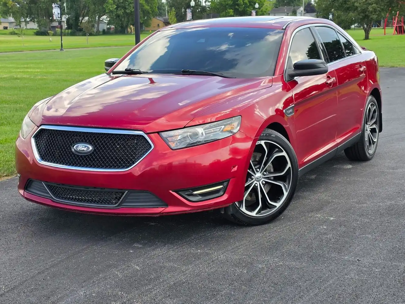 2013 Ford Taurus AWD SHO's photo