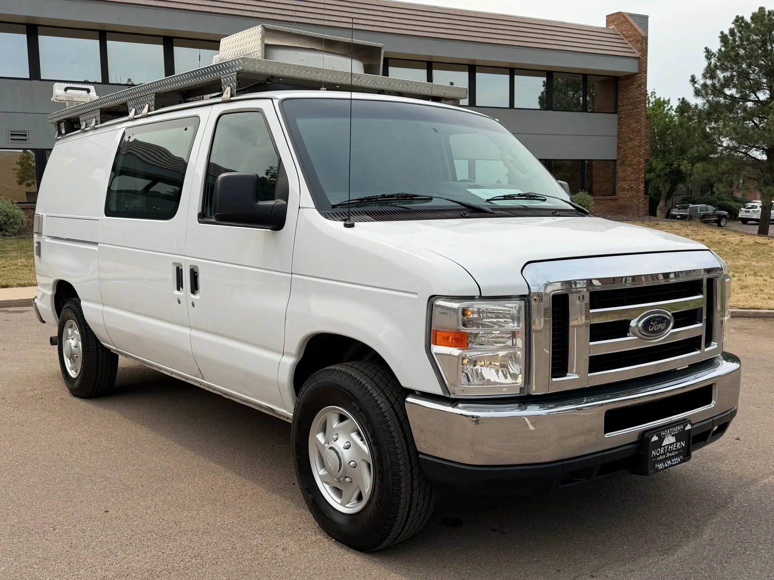 2012 Ford E-Series E-350 Super Duty photo 3