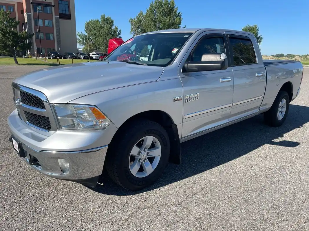 2016 RAM 1500 SLT Crew Cab 4x4 6'4" Box's photo