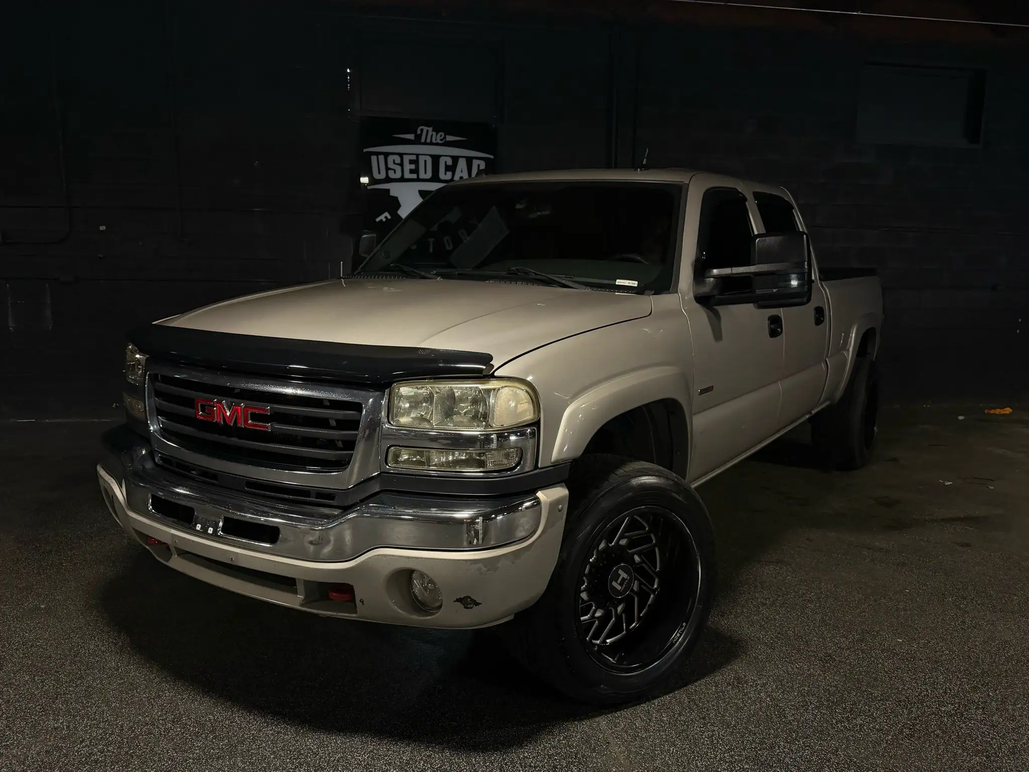 2005 GMC Sierra SLT 4WD Crew Cab SWB's photo