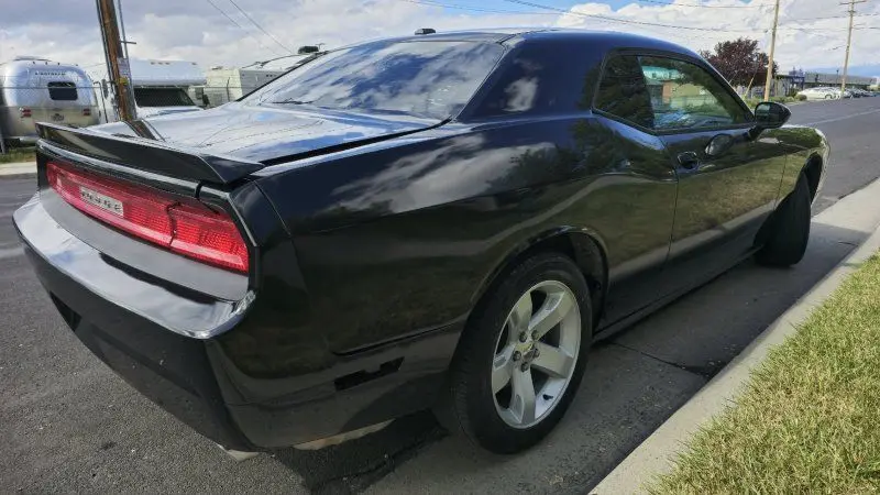 2013 Dodge Challenger R/T photo 3